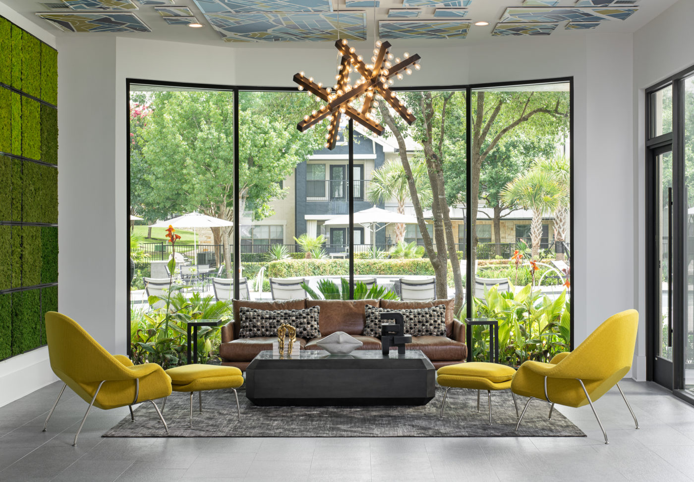 South Park Meadows Apartment Common Area with Couches and Chairs