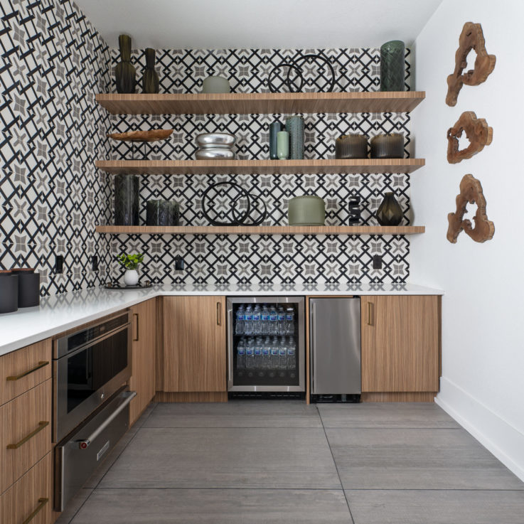 Cortland Mountain Vista Kitchen with Shelves